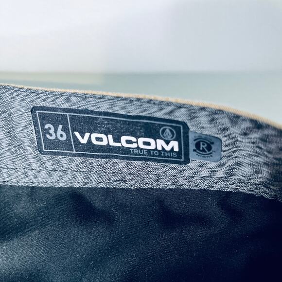 Volcom Flat Front Khaki Shorts 36 - Picture 5 of 5